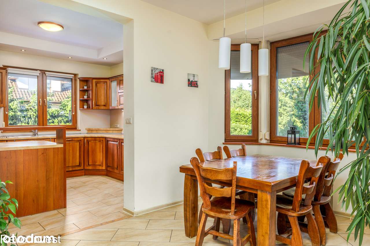 Duży nowoczesny piękny dom-9