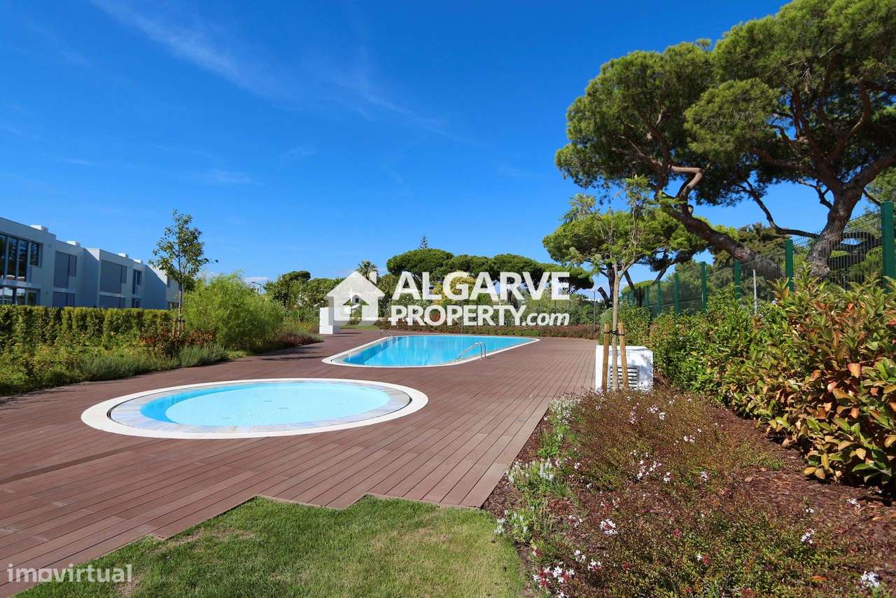 Moderna moradia V3 num luxuoso condominio fechado junto Marina de Vila - Grande imagem: 5/42