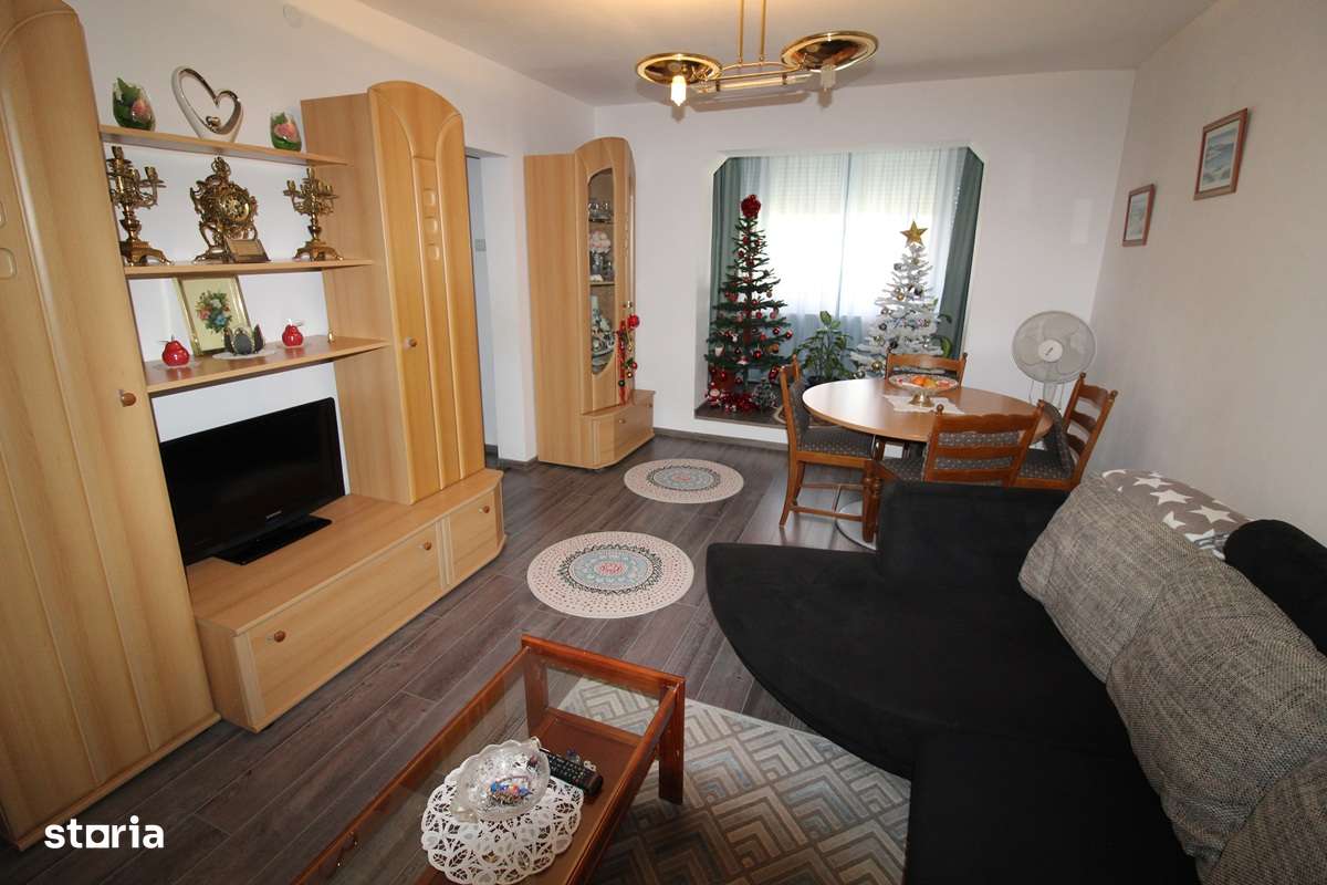 Vând apartament 3 camere în Hunedoara, Micro7-Trandafirilor, parter-0