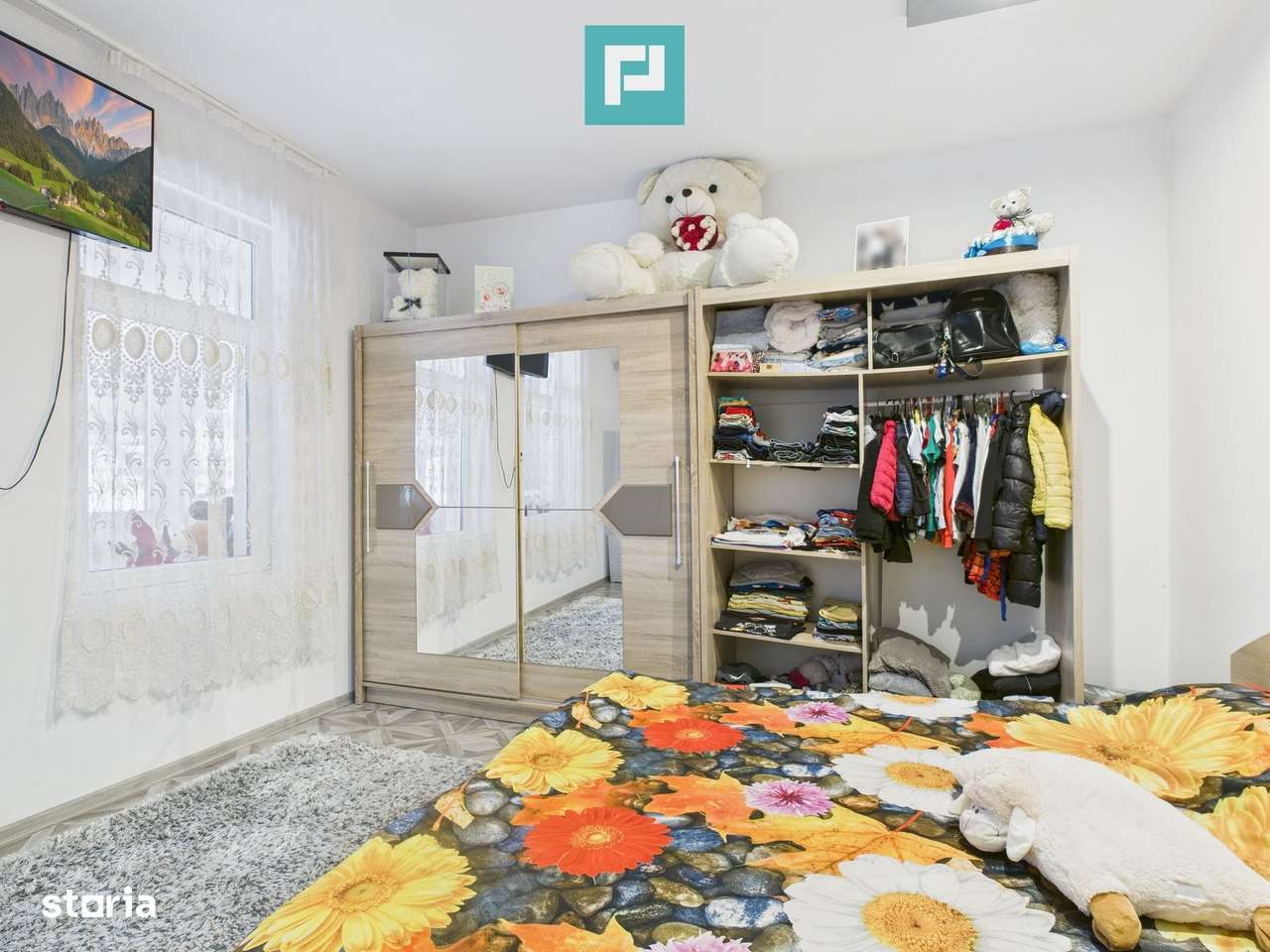 Două case, curte mare, lângă Castelul Huniazilor - Imagine principală: 4/20