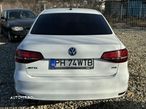 Volkswagen Jetta 2.0 TDI Highline - 5