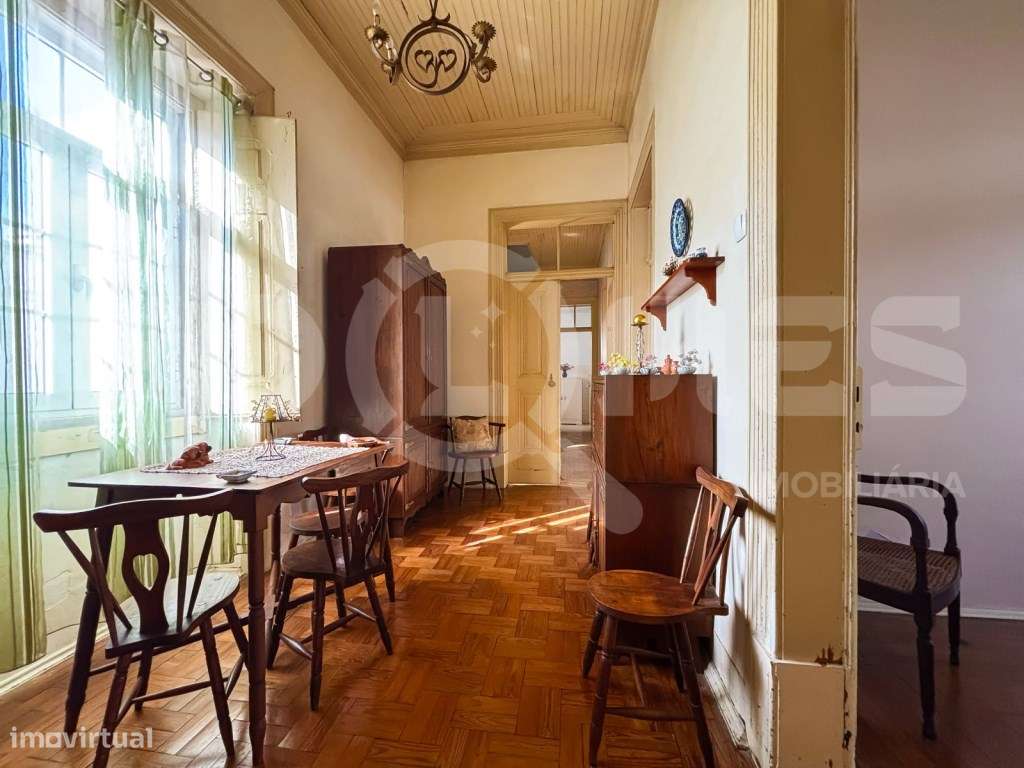 Moradia Secular de Charme | Casa + Jardim + Anexos | Potencial Hote...-24