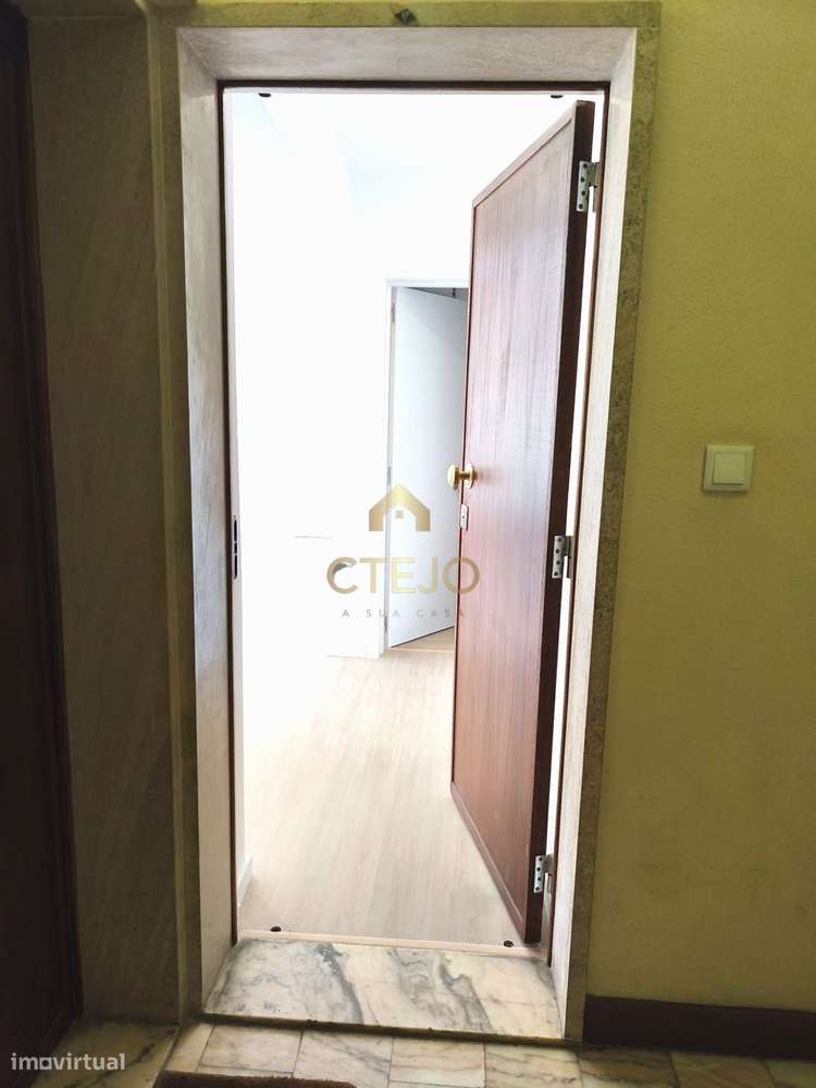 Apartamento T3 totalmente remodelado-32