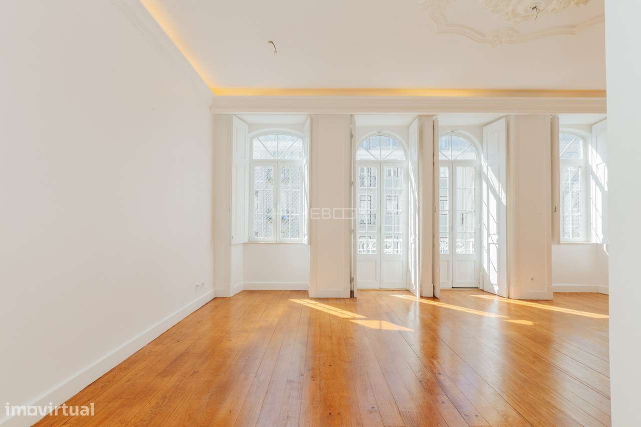 Luz e charme neste espaçoso T5 no coração de Arroios - Grande imagem: 5/46