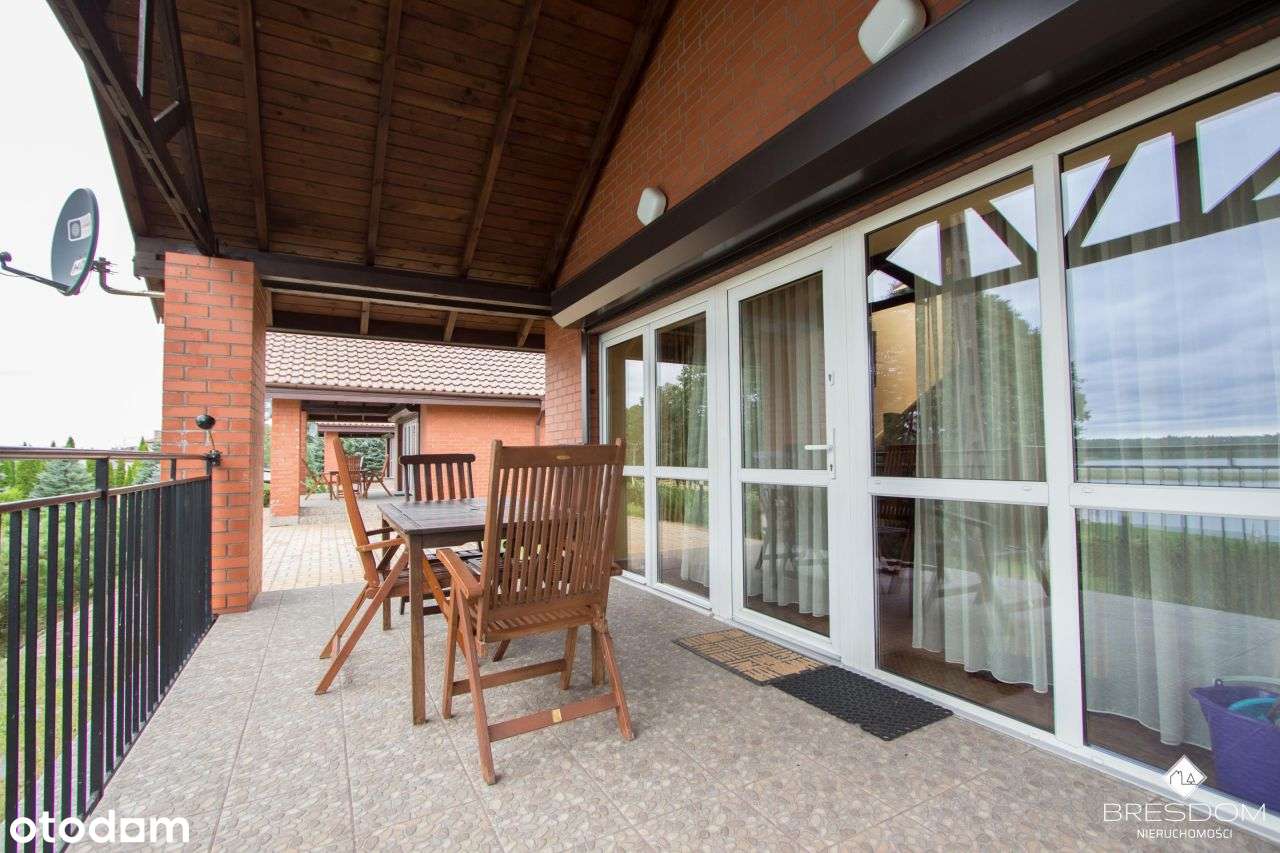 Ośrodek wypoczynkowy z własną linią brzegową.-12