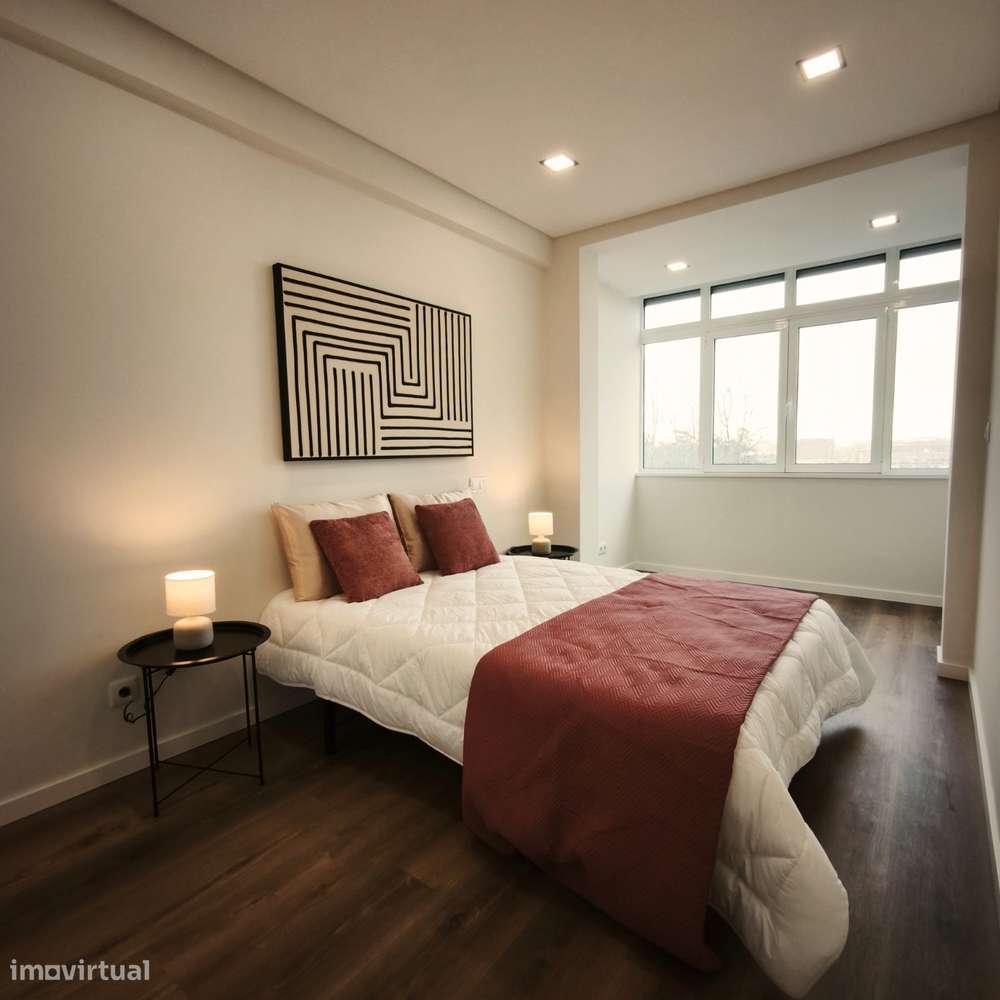 Apartamento T3 de Luxo e Modernidade no Coração de Benfica com Vista p-25