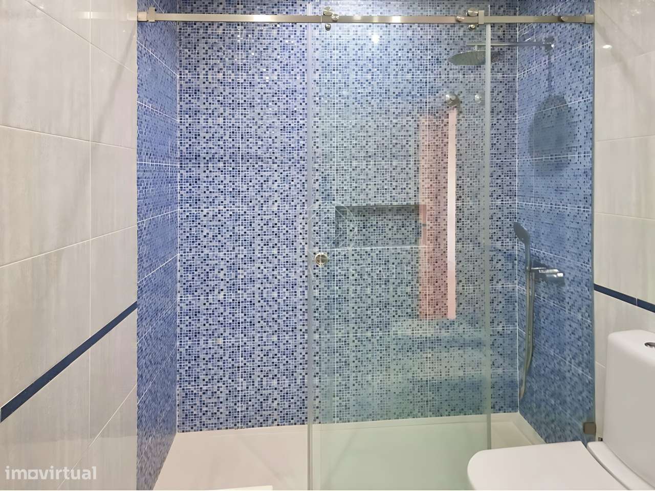 Apartamento T3, renovado, com varandas e 4 parqueamentos, Colinas do C-33