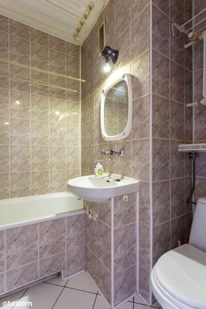 Trzypokojowe mieszkanie z balkonem na Piekarach-14