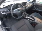 BMW Seria 5 523i - 11