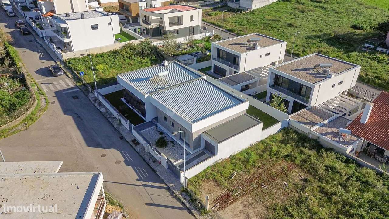 Moradia Térrea T3 c/piscina, lote de 474m² - Única na Caparica-56
