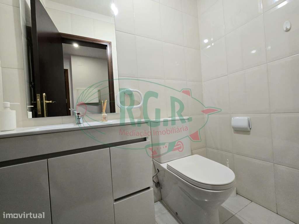 T2 C/ Lg Garagem e Arrúmos - Próximo Metyis-12