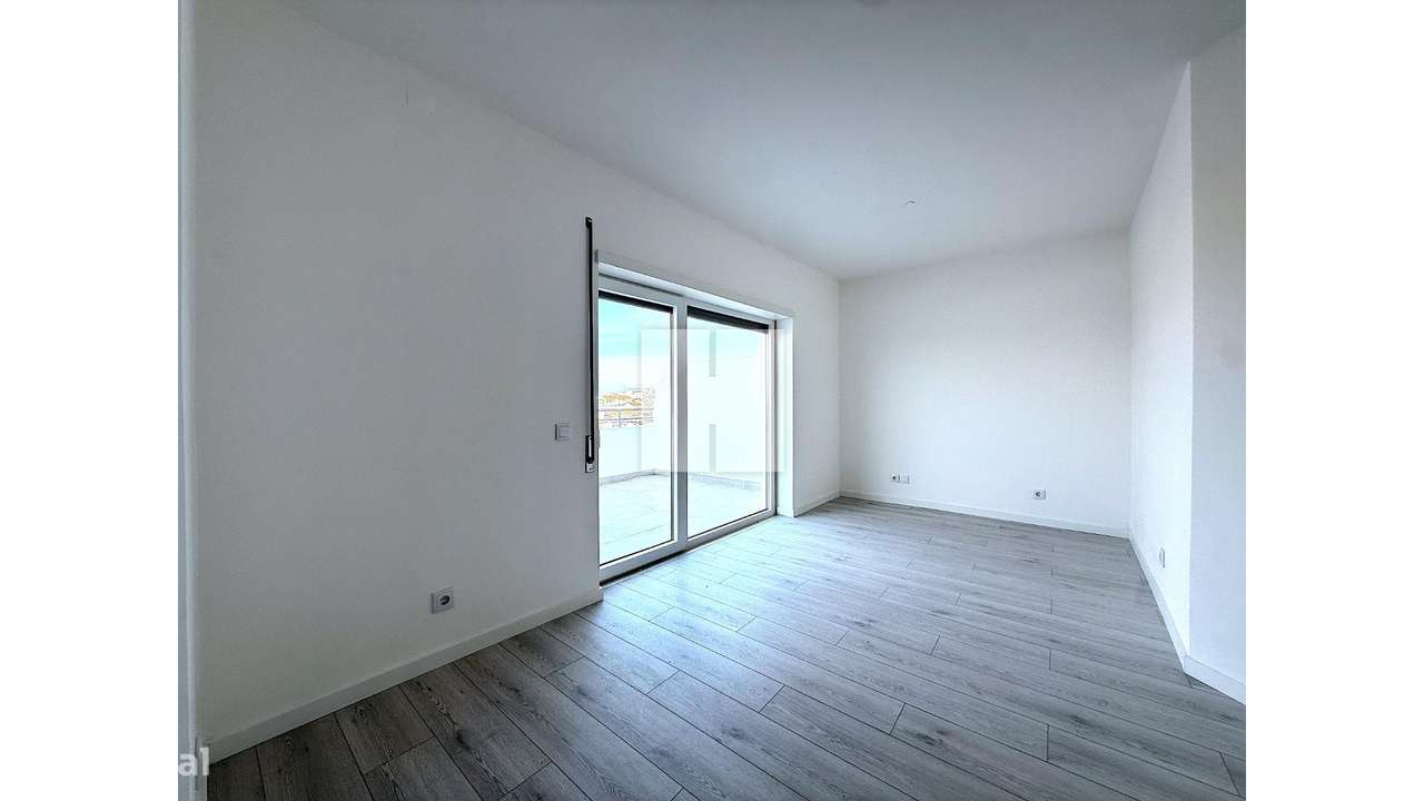 T0 NOVO c/ Terraço no Bairro Novo-16