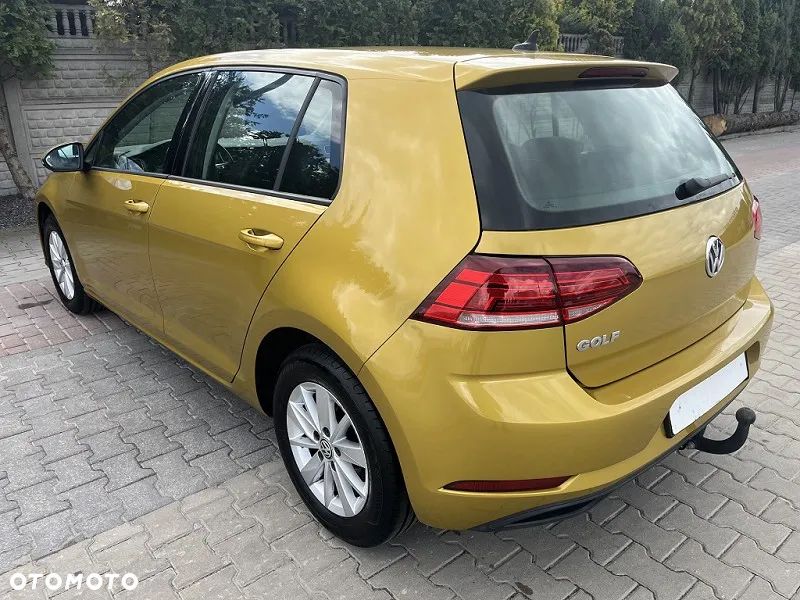 Volkswagen Golf - 1