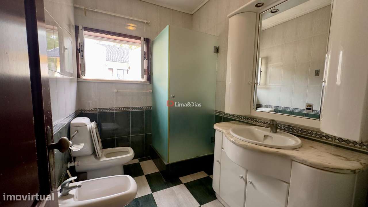 Moradia Isolada T4 Venda em Santa Maria da Feira, Travanca, Sanfins e-31