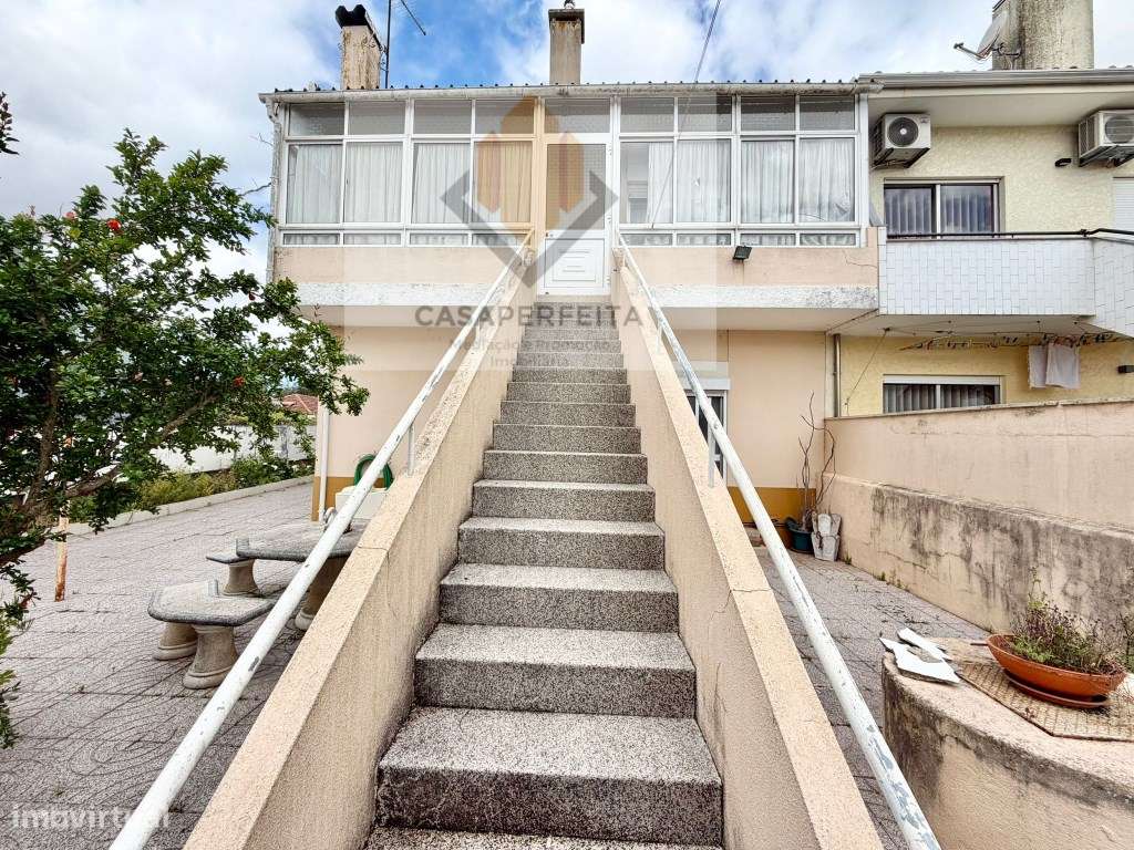 2 Andares Moradia T3 com Terreno, Anexo e Garagem - Avintes-43