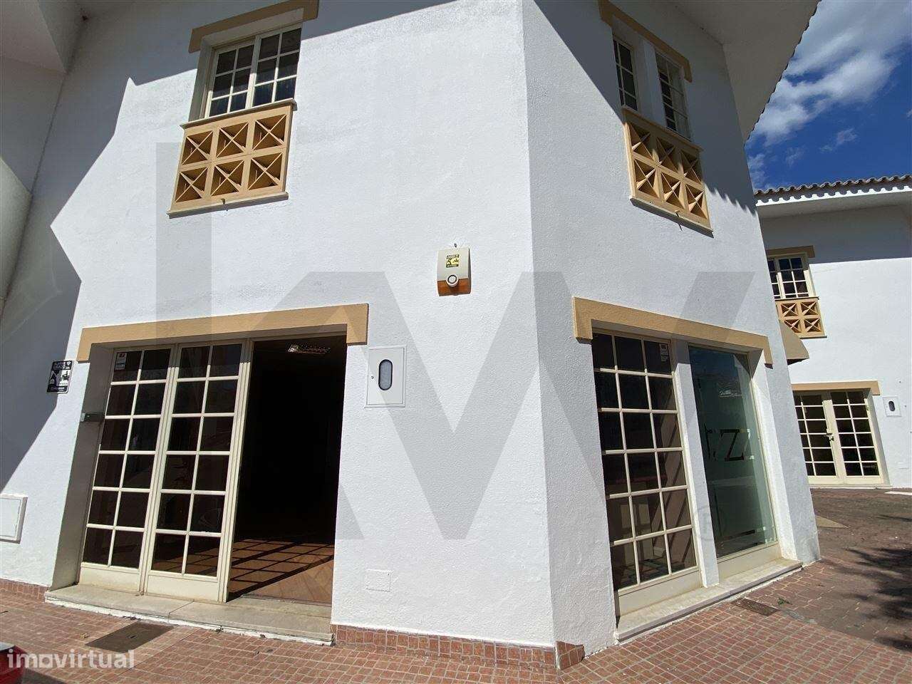 Loja destinada a comércio para arrendamento - Grande imagem: 2/38