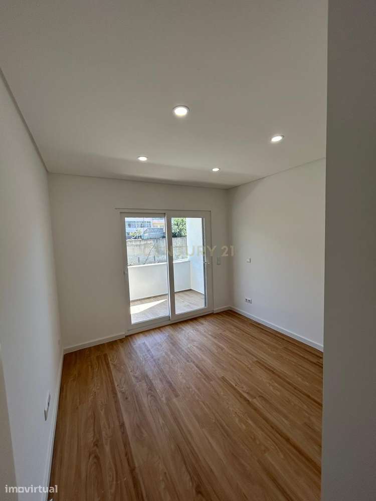 Arrendamento T2  1º andar Novo no Feijó - Grande imagem: 5/15