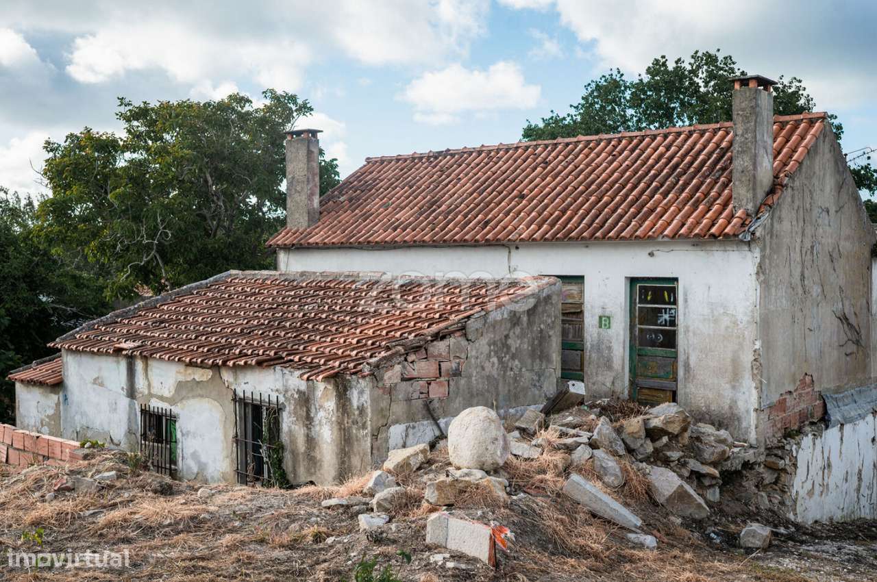 Lote Urbano, 5 fogos existentes _ ruínas.-24