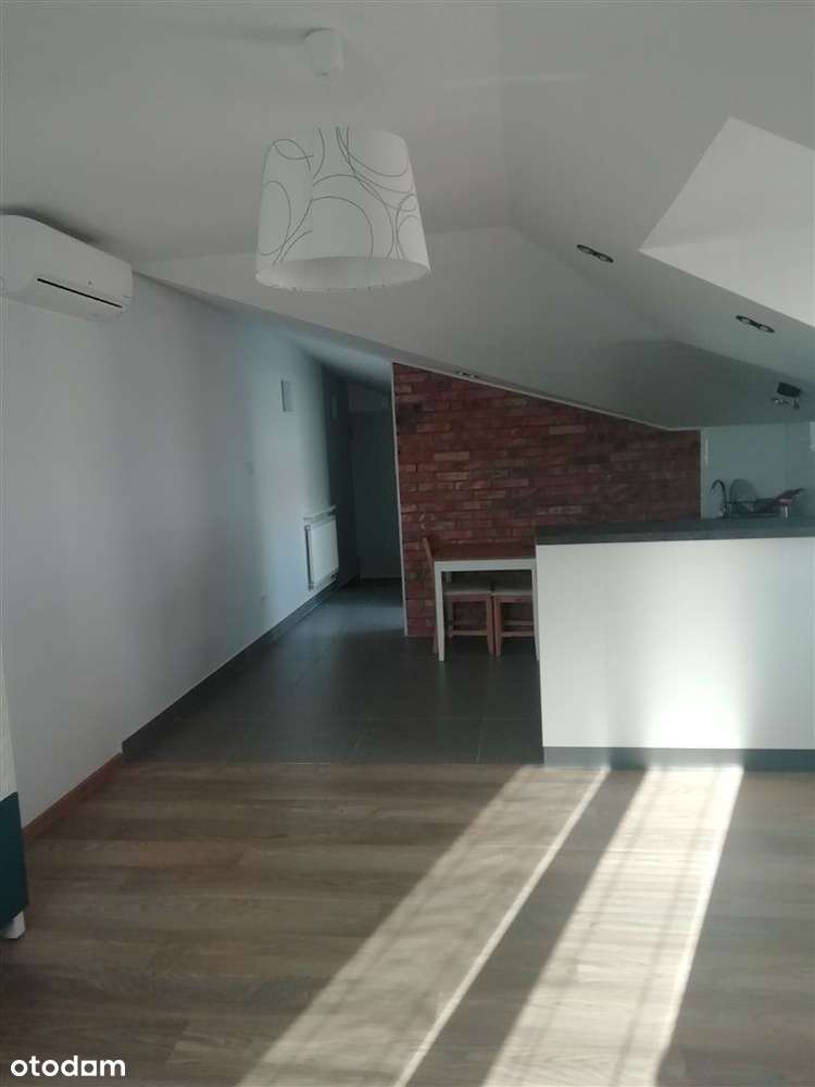 Małe mieszkanie dla singla w stylu loftowym - Pełny obrazek: 2/8