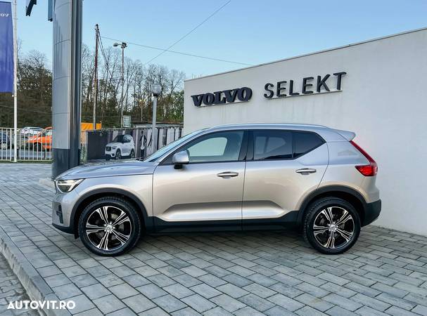 Volvo XC 40 B4 AT8 AWD Mild Hybrid Momentum Pro - 2