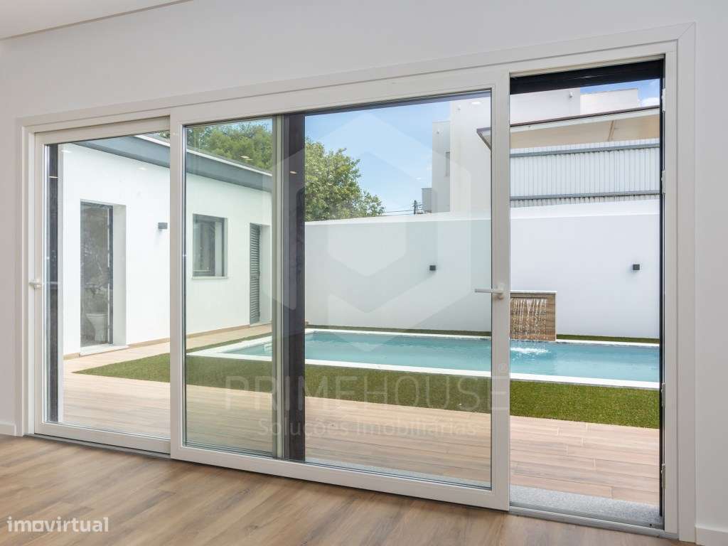 Moradia com 3 suites, garagem e piscina na Av. de Negreiros - Quint...-12