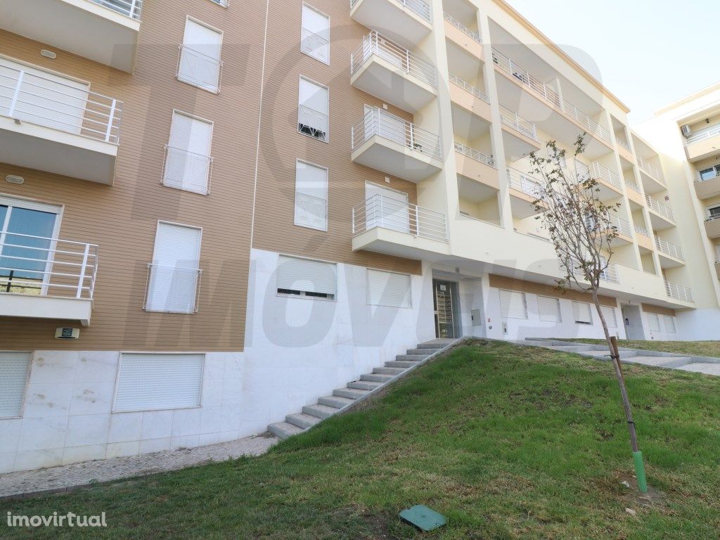 Apartamento T3 Garagem + Parqueamento - Póvoa De Santa Ir...