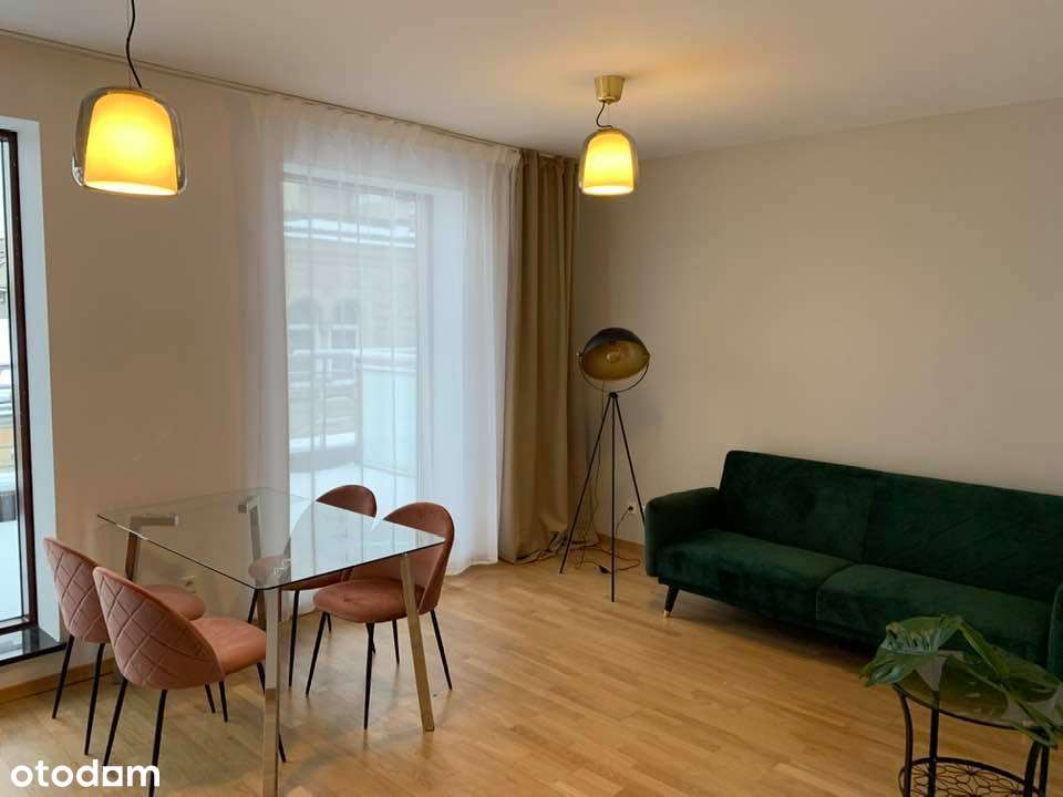 Przestronne 2-pokojowe mieszkanie z balkonem i garażem-2