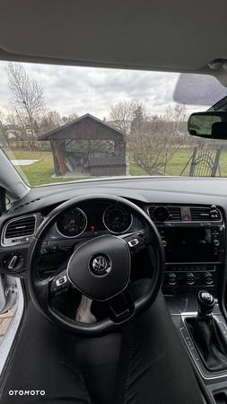 Volkswagen Golf - 8