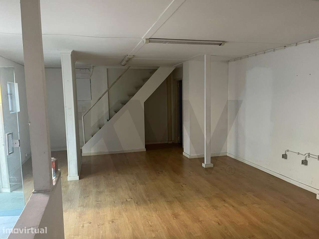 Espaço Comercial para Arrendamento – Campo de Ourique - Grande imagem: 2/51