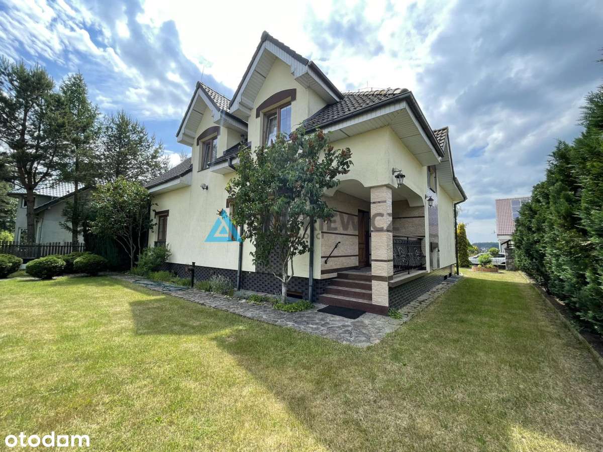 Przestronny, funkcjonalny dom z dużym ogrodem - Pełny obrazek: 4/20