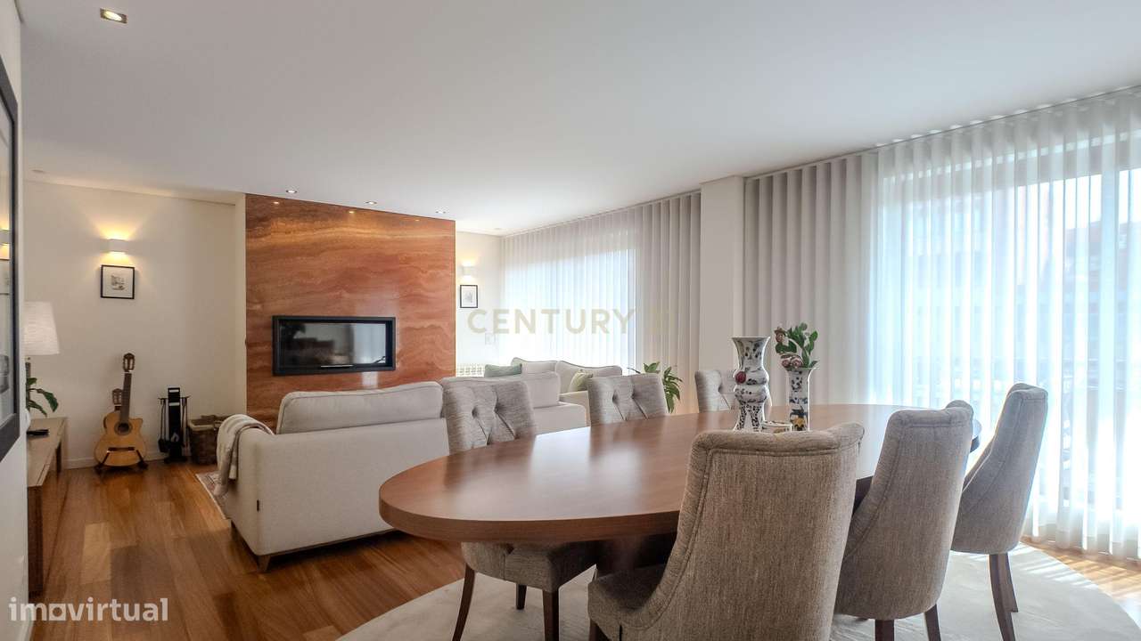 Apartamento T3 com Terraço, Varanda, Garagem | Último andar em Paranho - Grande imagem: 2/39