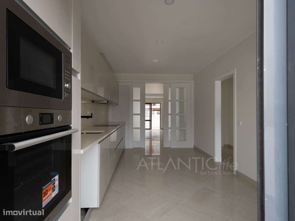 Moradia T3 Amadora com Excelentes Áreas e Espaço Exterior-8