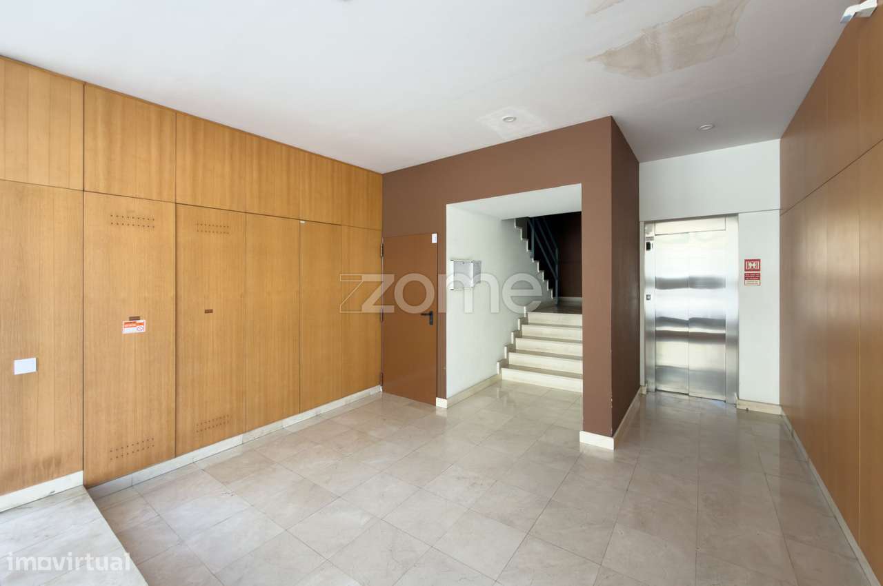 Apartamento T3 em Paio Pires-30
