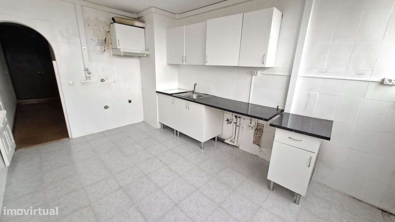 Apartamento T3 com 100m² em Santo António da Charneca-8