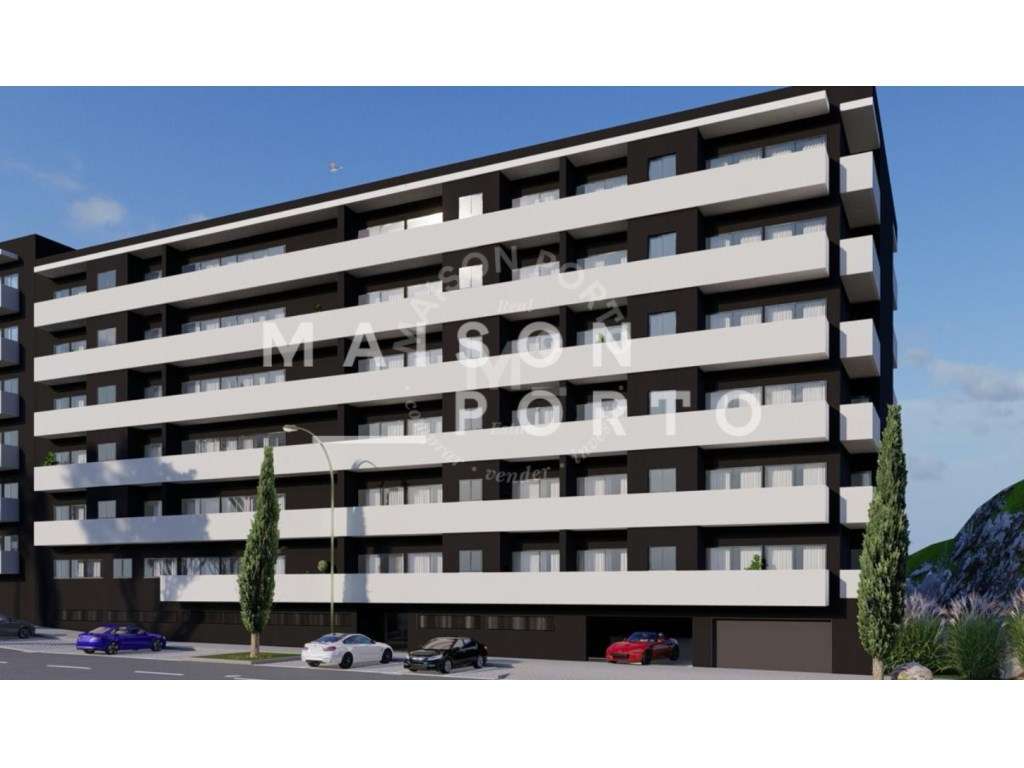 Apartamento T2 com Varanda, Suite e Lugar de Estacionamento em Água...-8