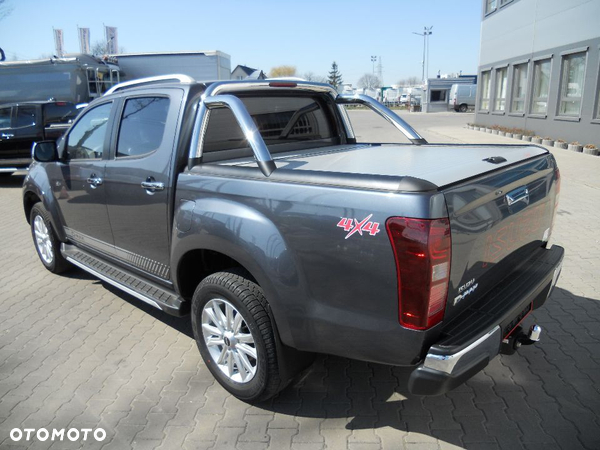 Nalepka 4 x 4 na samochód  ISUZU D-max  wszystkie wersje - 9