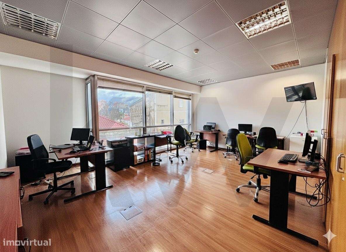 Escritório para venda na Avenida de Berna, junto à Gulbenkian - Grande imagem: 3/17