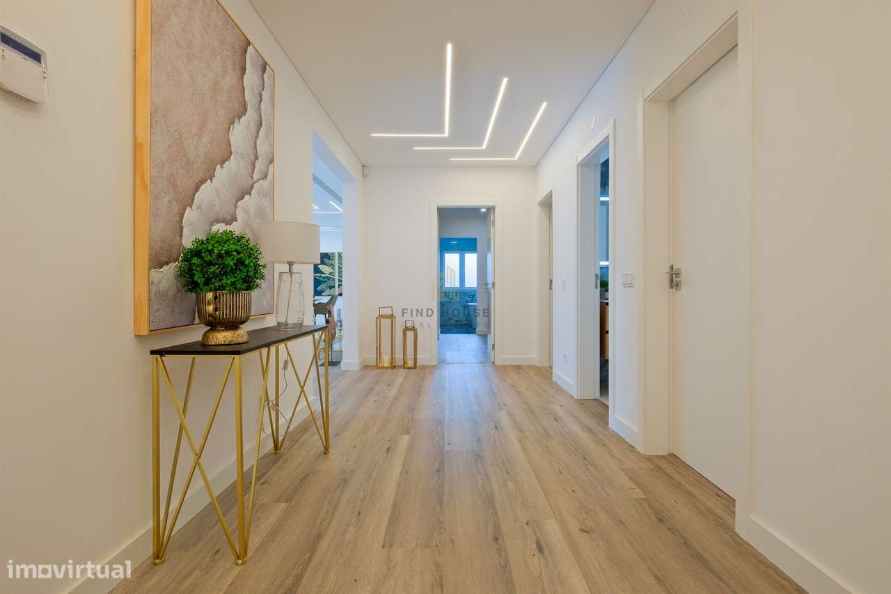 Moradia T4 de Luxo Totalmente Remodelada na Herdade da Aroeira-3