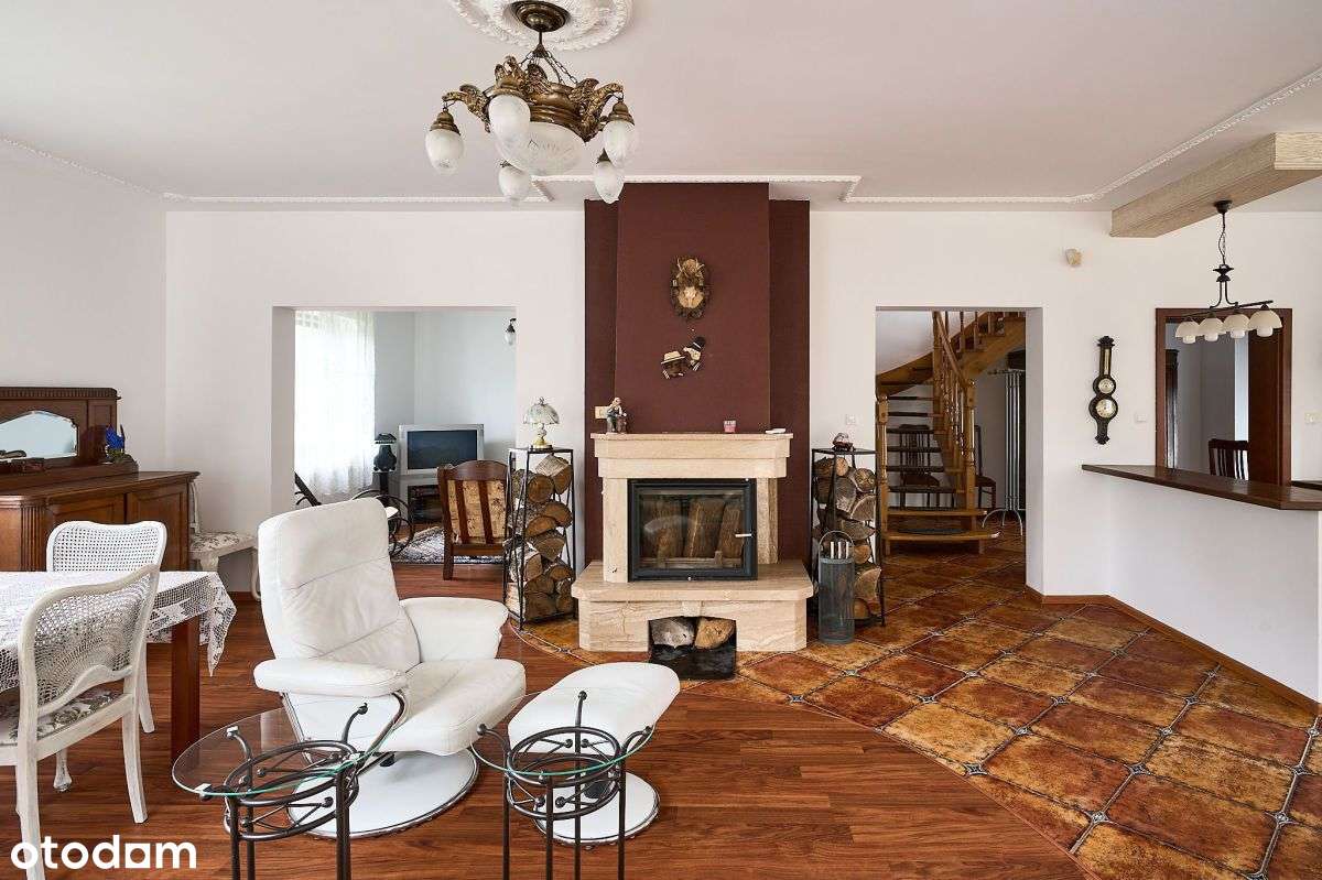 Dom wolnostojący w pięknej okolicy-6