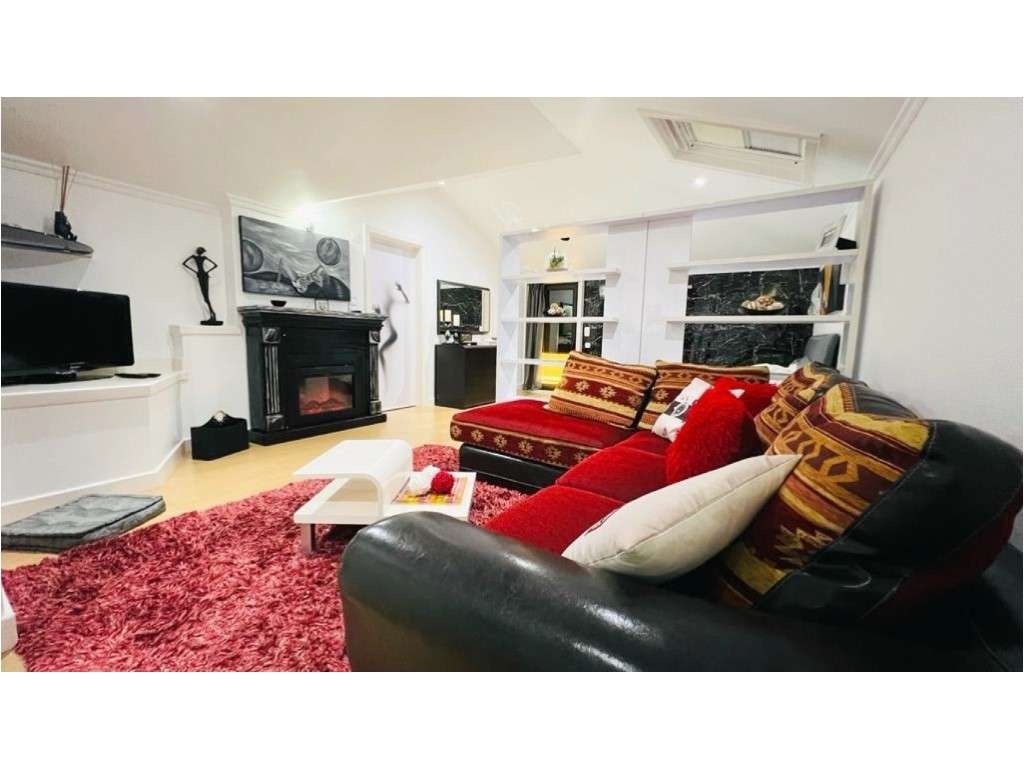 Moradia T3 e T1 no Arco da Calheta com piscina - Grande imagem: 4/21