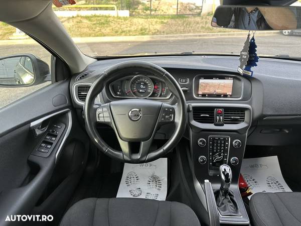 Volvo V40 D2 Geartronic Momentum - 10