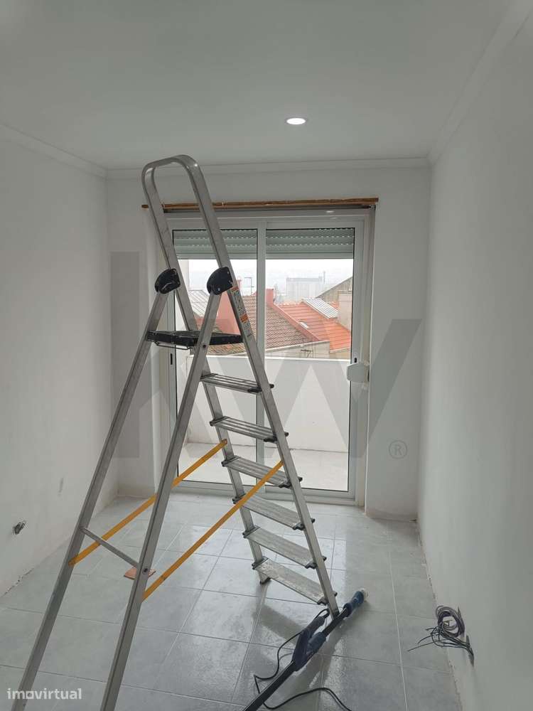 T3 Remodelado com Acabamentos Modernos - Rua Casal de São Vicente- Ama - Grande imagem: 5/10