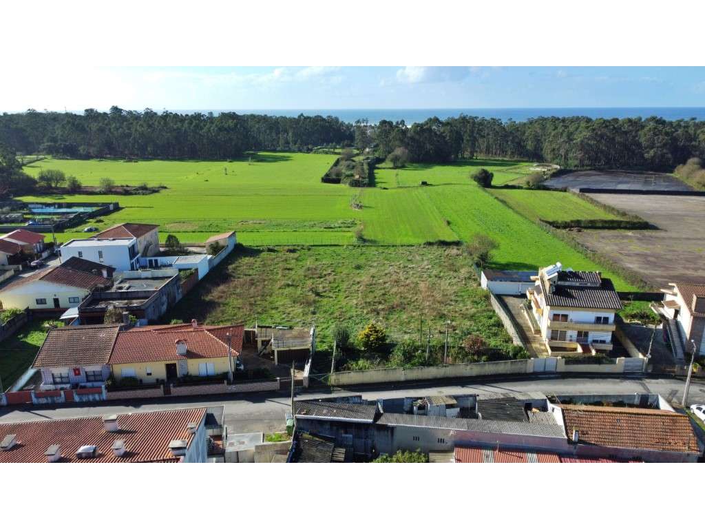 Terreno para 4 moradias em Lavra-12