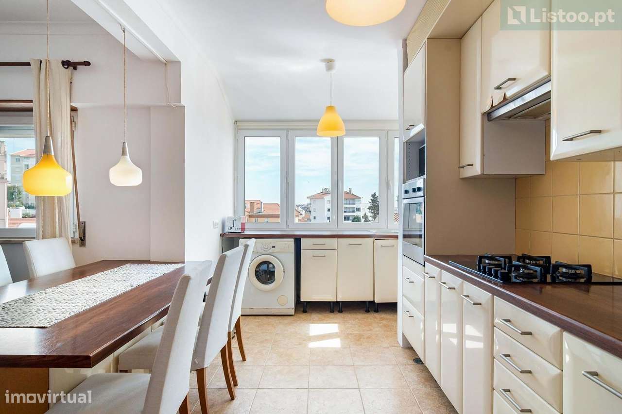 Apartamento T2+T1 com vista mar, no Monte Estoril-9