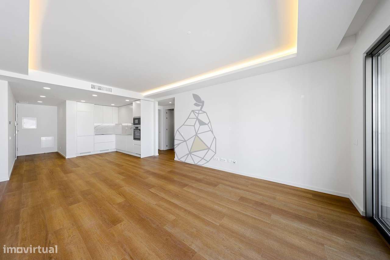 Apartamento com dois quartos , dois lugares de estacionamento e Piscin-12