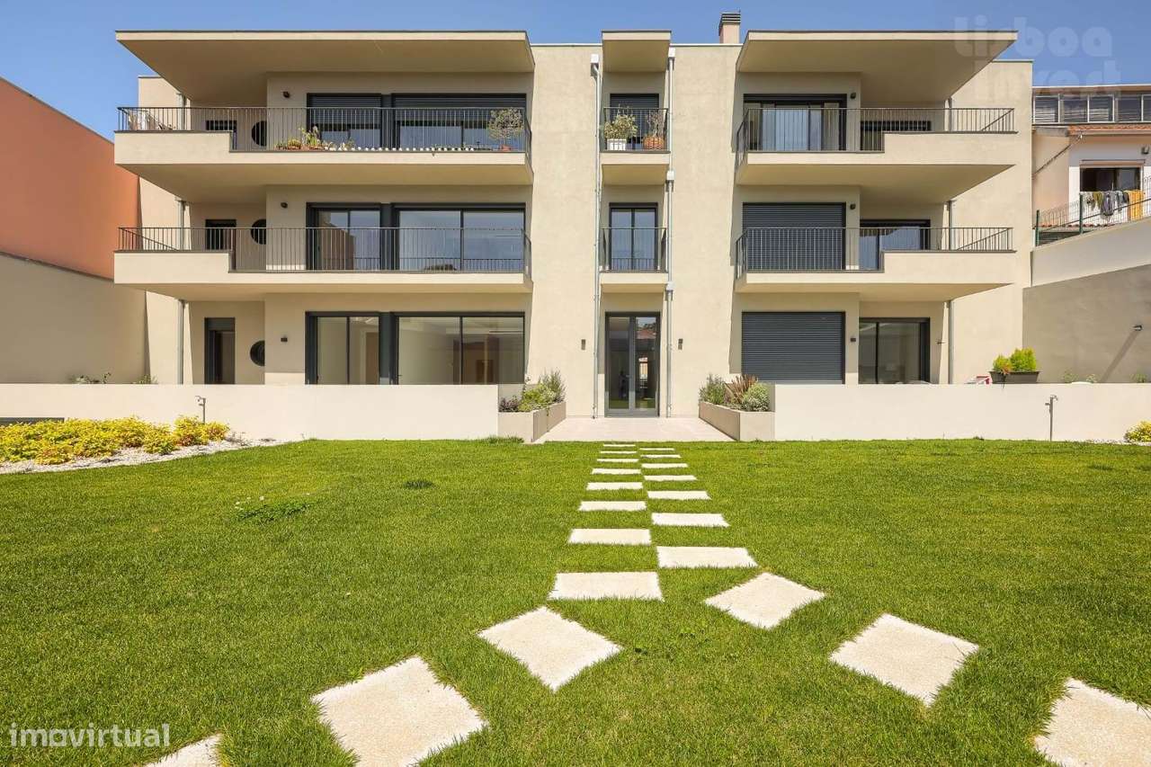 Apartamento T2 Com Vista Jardim No Coracao De Aveiro