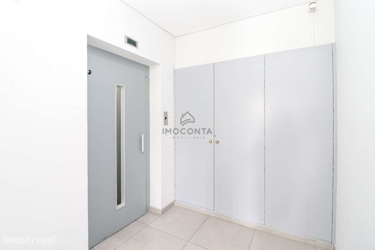 T2 Renovado c/ Garagem na Maia-20
