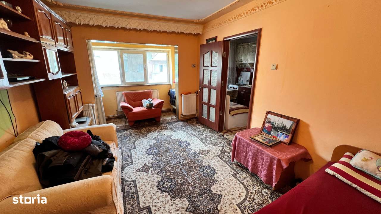 Garsoniera zona centrala Petrila - Imagine principală: 3/8