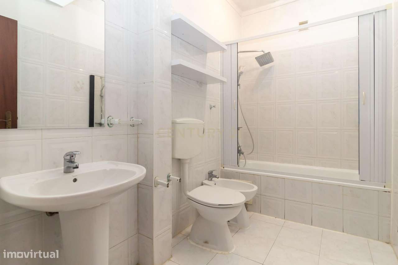 Apartamento de 4 assoalhadas na Amora-19