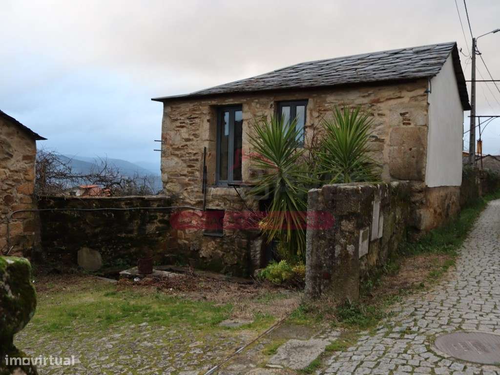 Duas moradias (1 moradia V1 + 1 moradia V2) em Alvarenga, Arouca-4